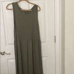💛SO - MAXI  Ruffle DRESS SIZE L AVOCADO GREEN  like new